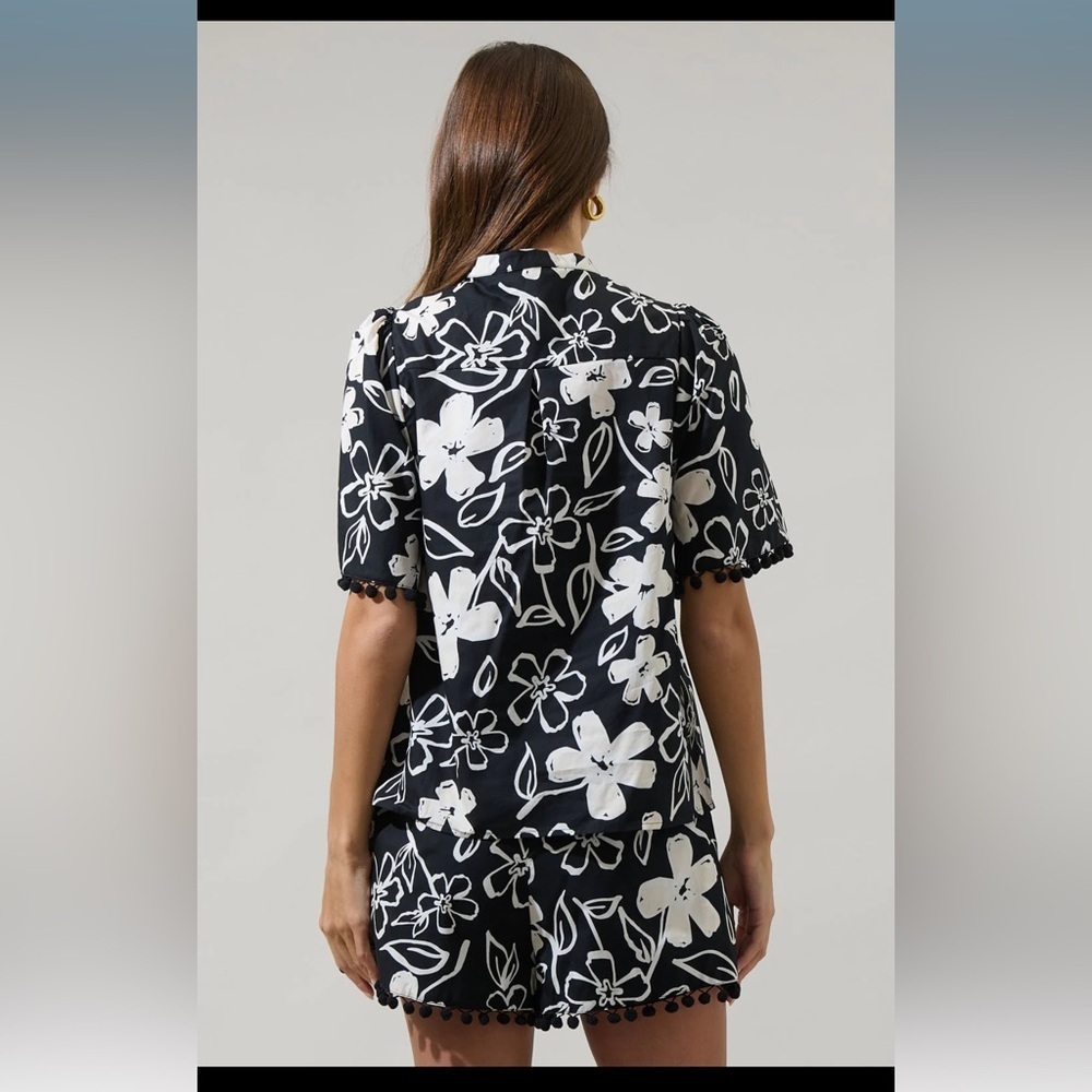 SugarLips Kianza Floral Yulia Split Neck Poplin Top & Zaferia Bermuda Shorts Set - Picture 9 of 11